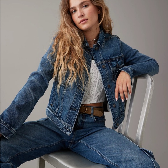 American Eagle Sz M Denim Jean Jacket - Picture 2 of 10